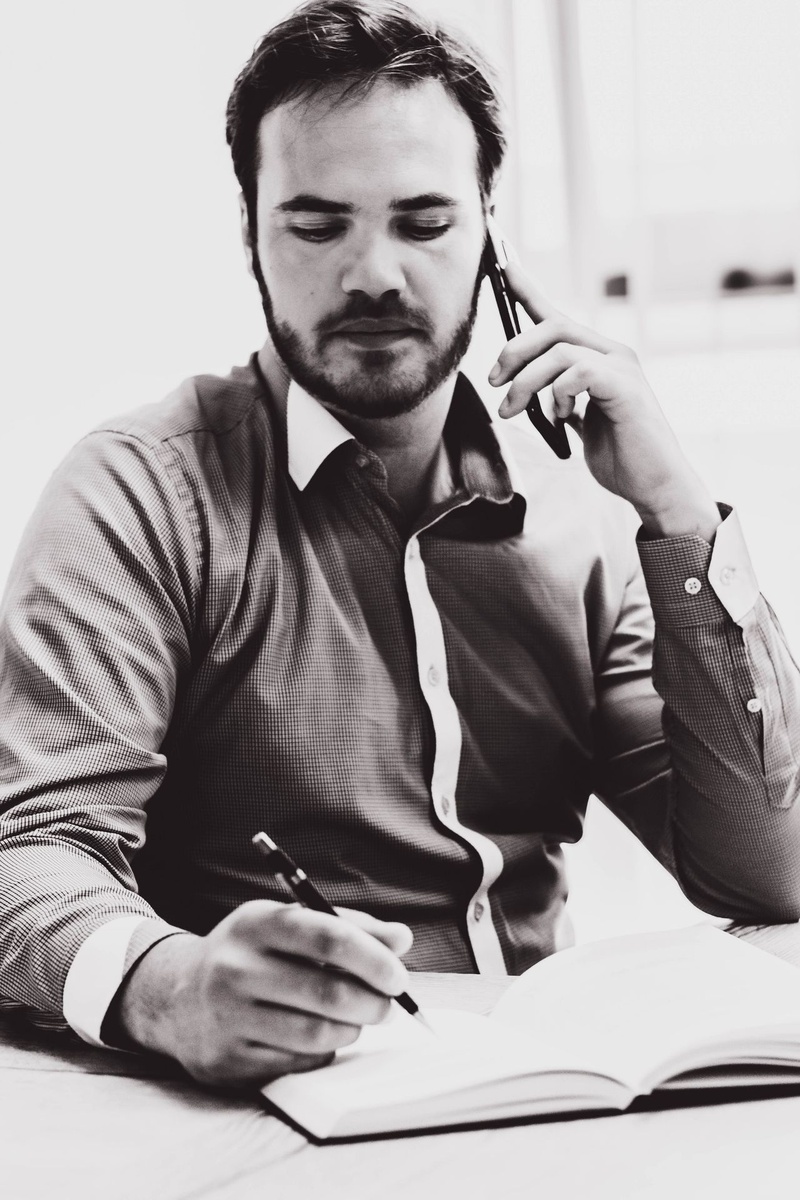 Jasper en Marijn in gesprek met klant